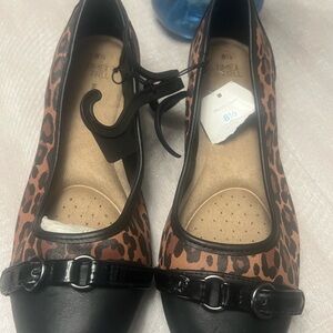 Time and Tru Women's Leopard Flats with Black Toe